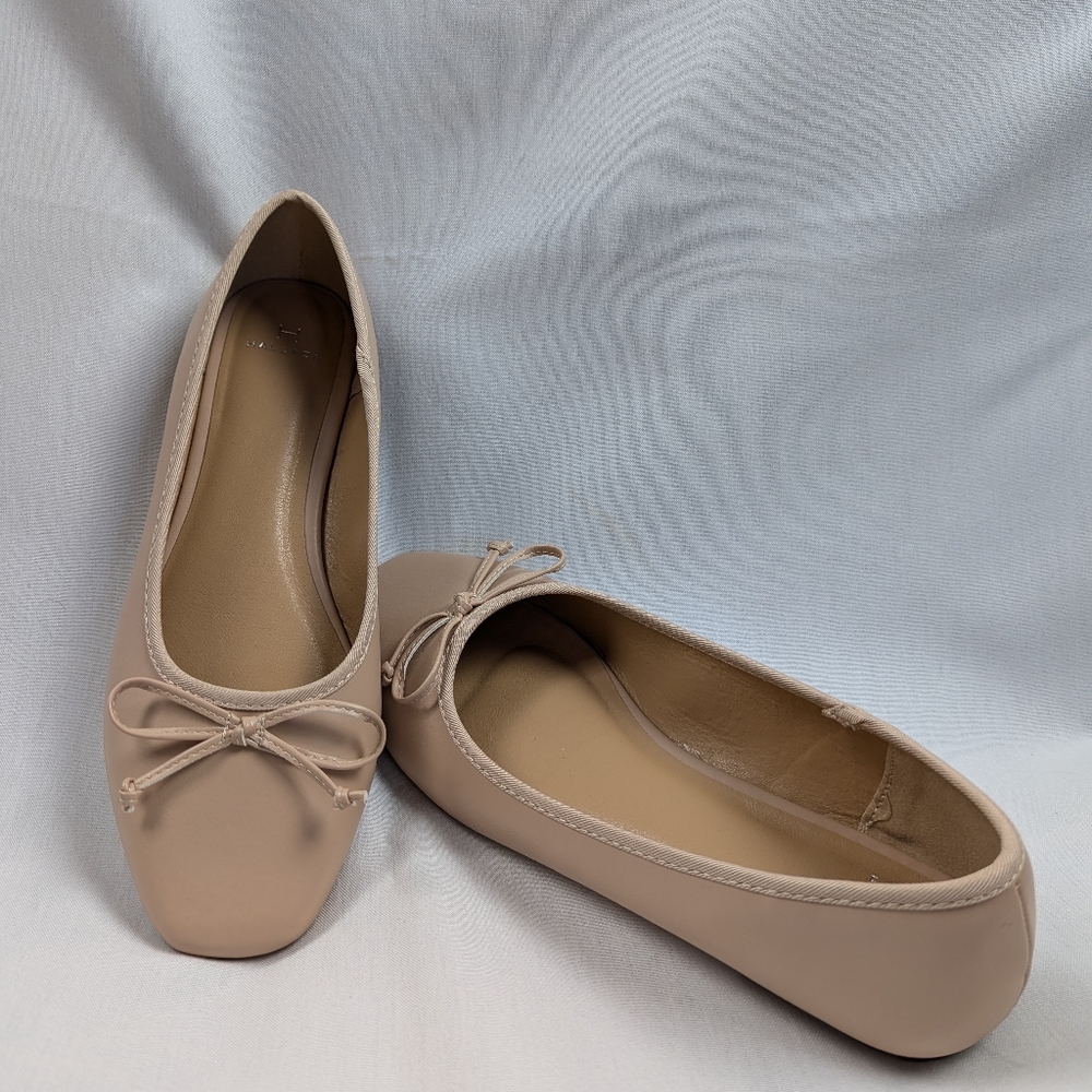 Halston Creme Ballet Flats Size 7.5